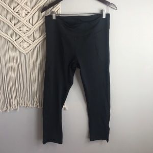 SATVA Toga Capri Leggings Large